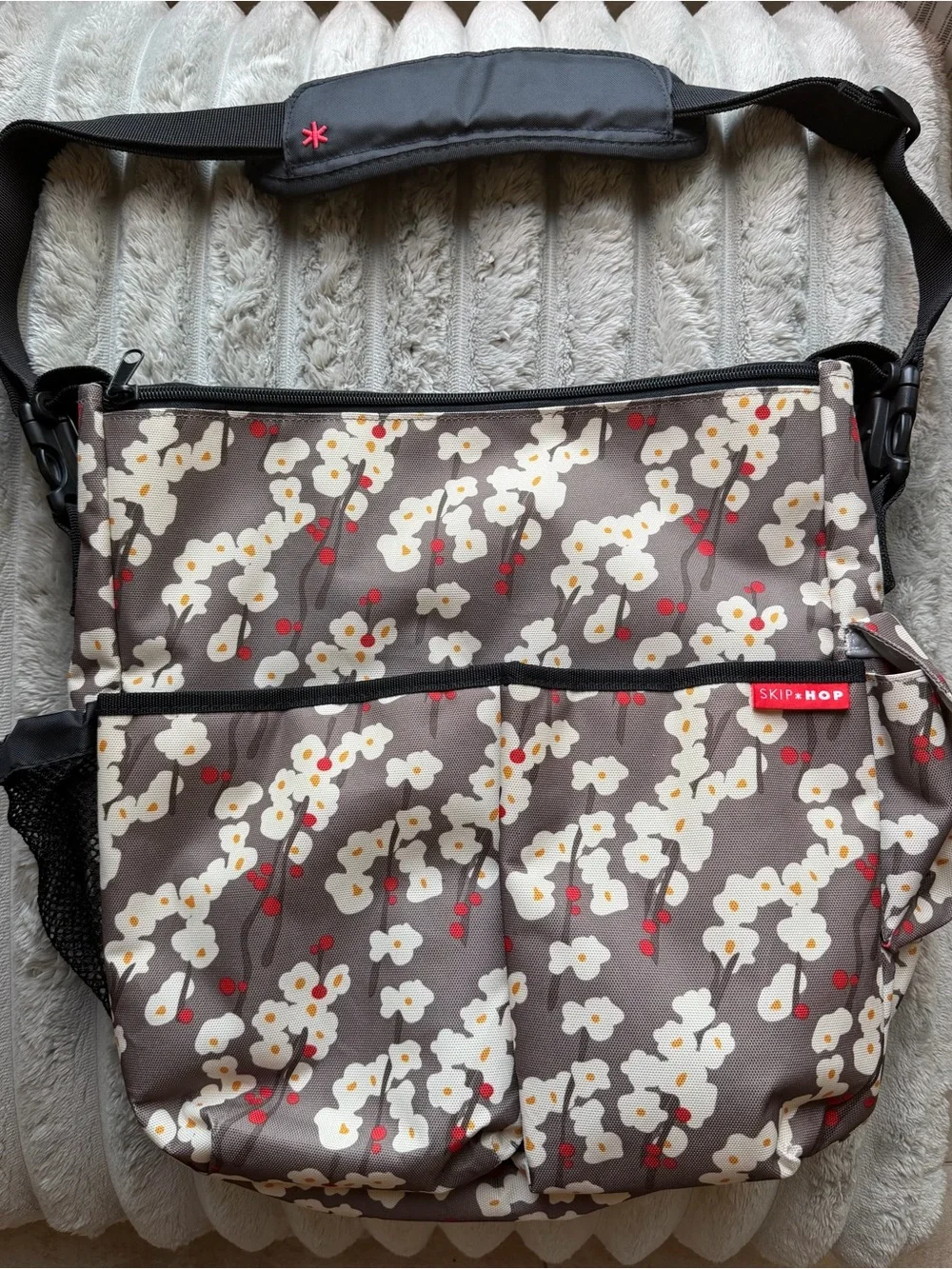 Skip Hop Duo Diaper Bag in Discontinued Cherry Blossom Print